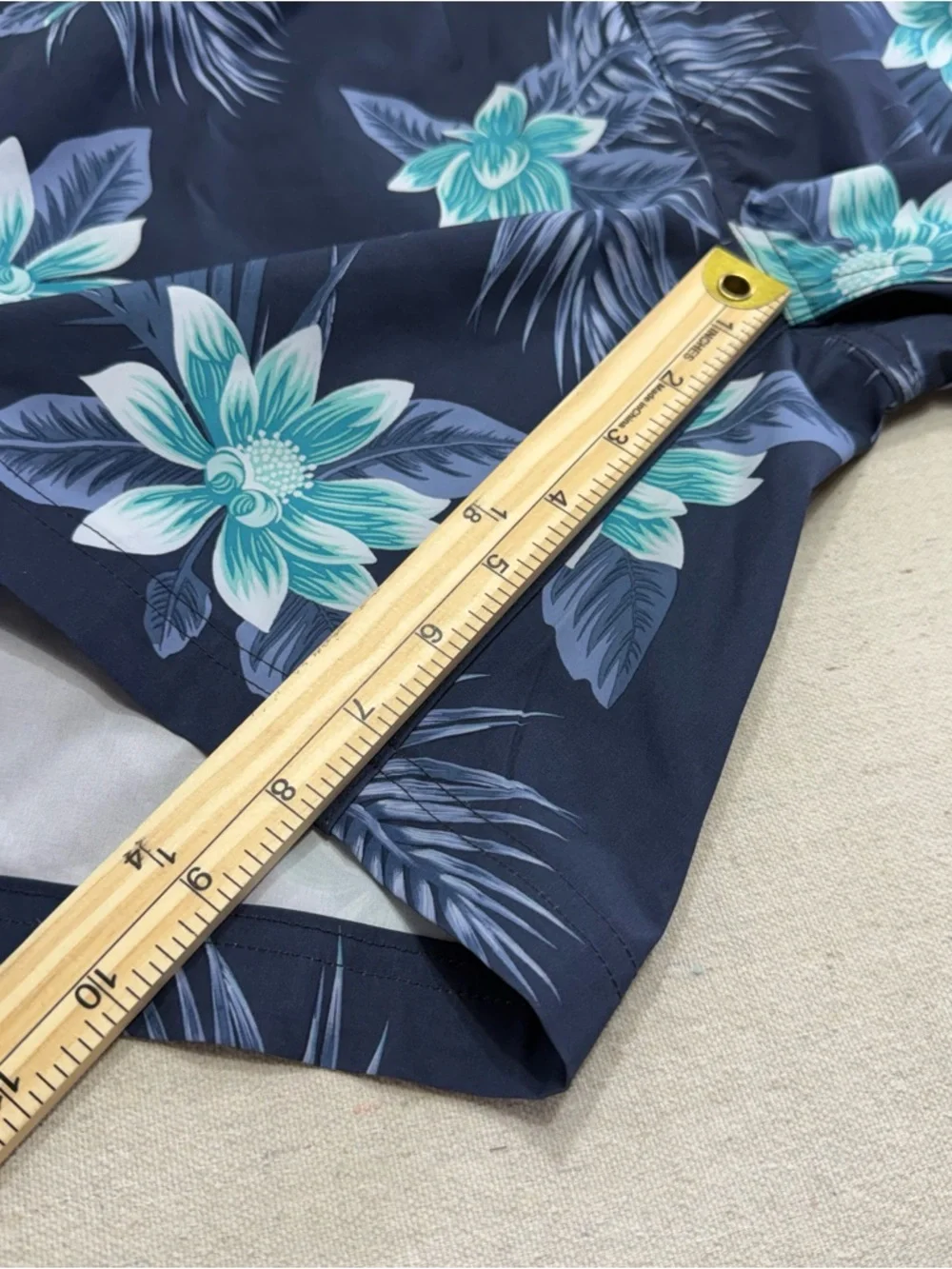 Hurley Men's Navy Floral Swim Trunks - Size Large